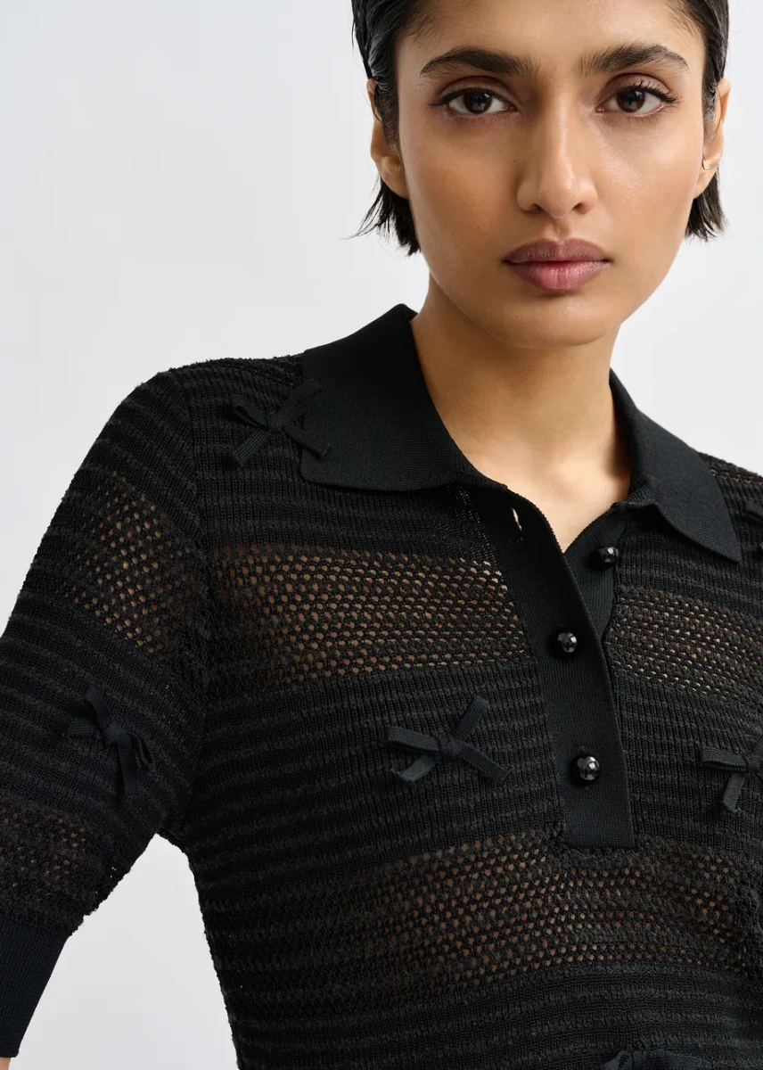 CZARNA DZIERGANA POLÓWKA Z KOKARDKAMI ESSENTIEL ANTWERP