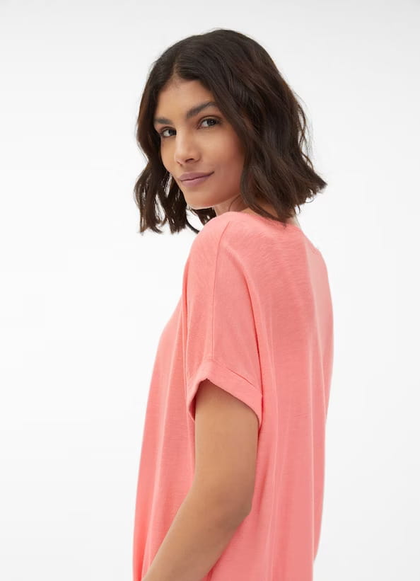 KORALOWY T-SHIRT JUVIA