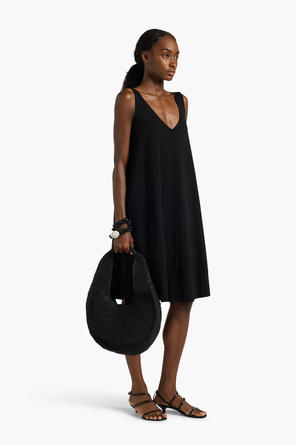 LUŹNA CZARNA SUKIENKA NA RAMIĄCZKACH LIVIANA CONTI