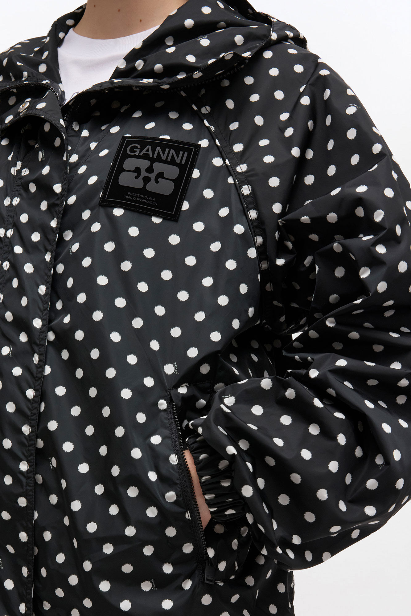 NYLONOWA KURTKA W GROCHY GANNI