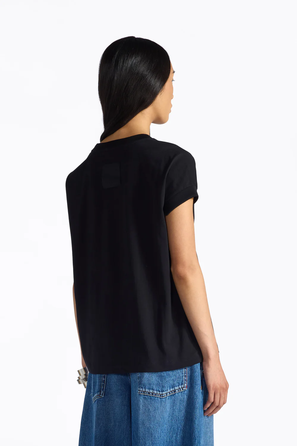 CZARNY T-SHIRT Z KIESZENIĄ LIVIANA CONTI