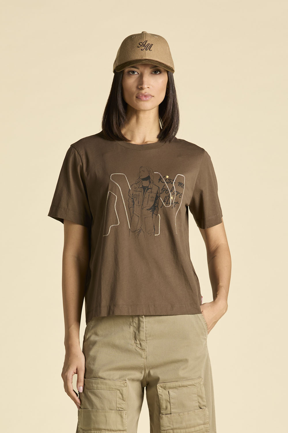 CZEKOLADOWY BAWEŁNIANY T-SHIRT Z NADRUKIEM AERONAUTICA MILITARE GDYNIA KLIF