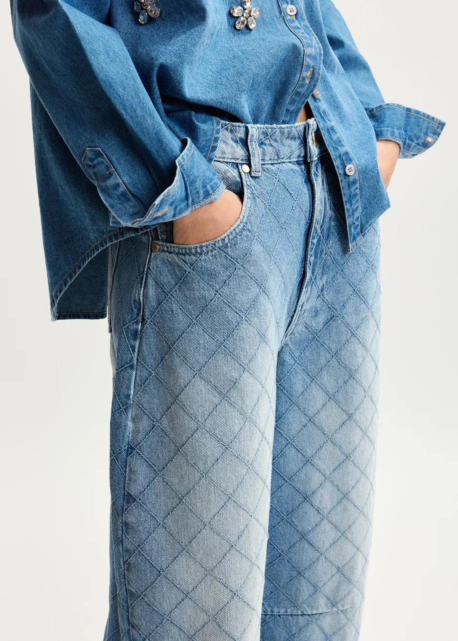 JEANSY BARREL Z OZDOBNYMI PRZESZYCIAMI ESSENTIEL ANTWERP
