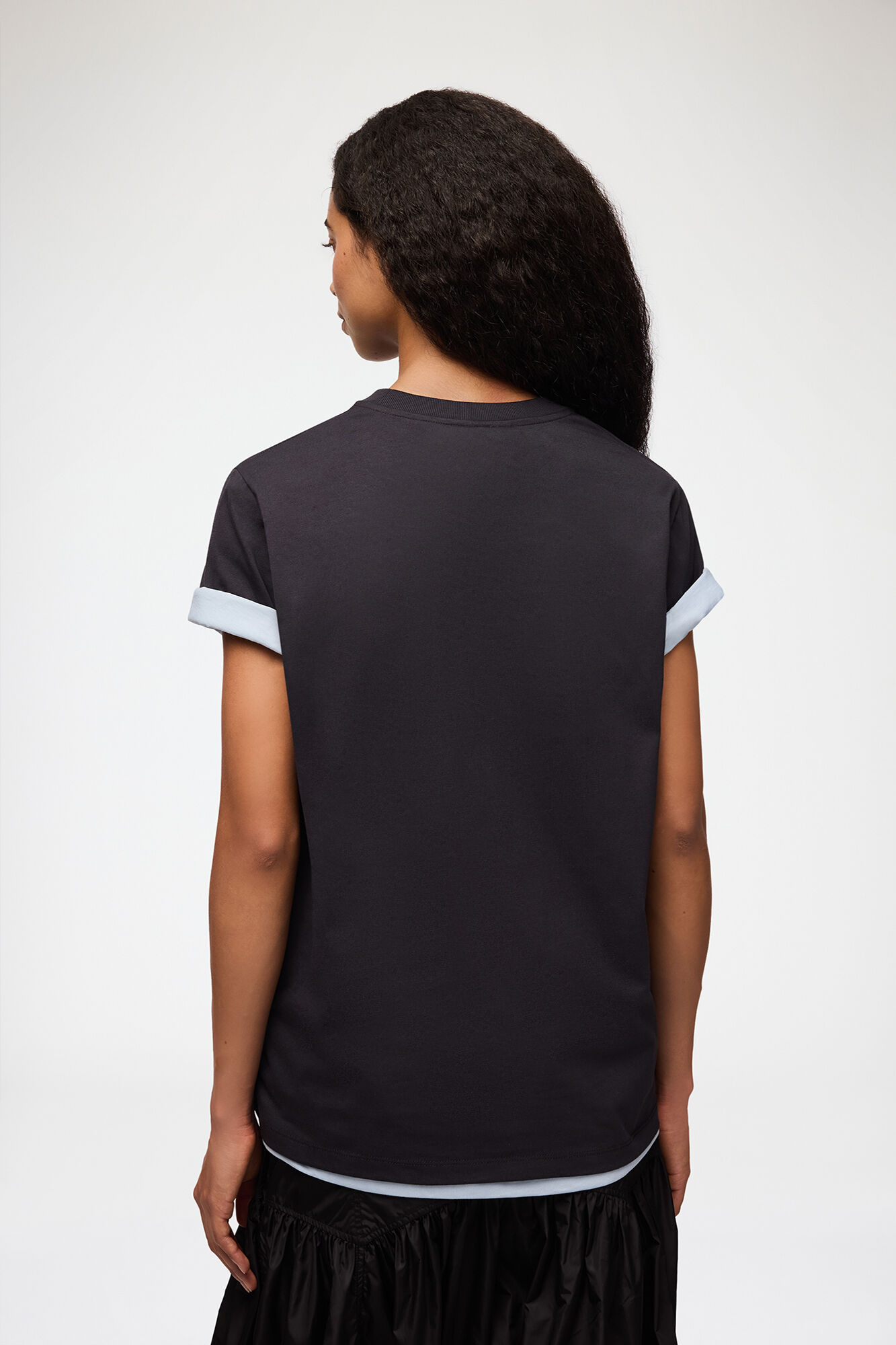 ANTRACYTOWY T-SHIRT Z NADRUKIEM GANNI